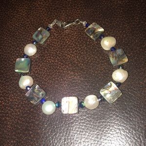 Mother of pearl and fresh water pearl bracelet